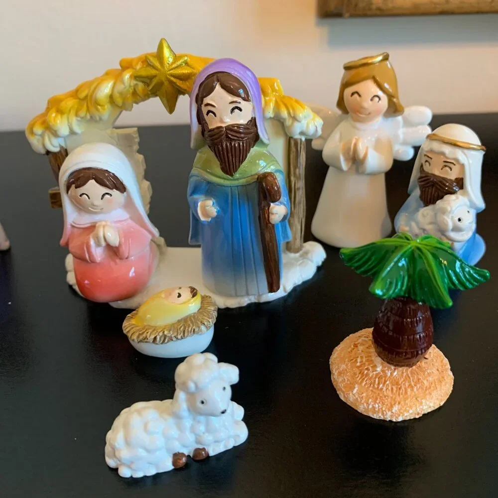 Child's Miniature Nativity Set Made of Resin ADORABLE! 11 Pieces